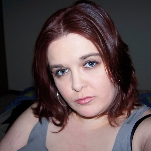 Amanda Larsen Photo 34
