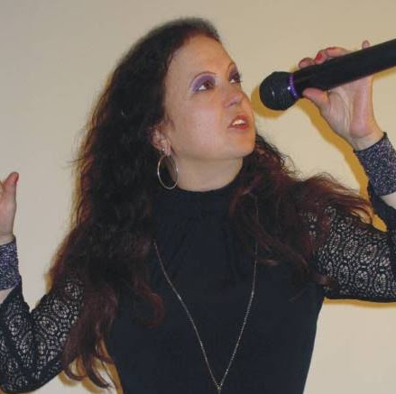 Suzanne Roberts Photo 7