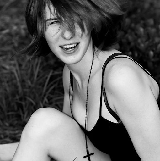 Amber Burgess Photo 42