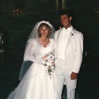 Beth Larson Photo 9