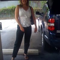 Julie Grossman Photo 28
