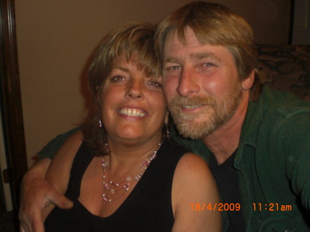 Julie Saunders Photo 34