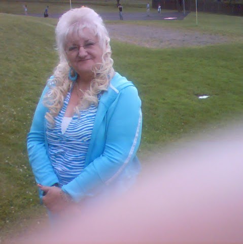 Sarah Loveless Photo 42
