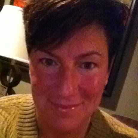 Kelly Longo Photo 34