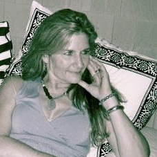 Suzanne Simons Photo 4