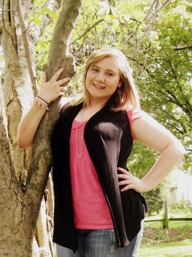 Julianne Sparks Photo 16