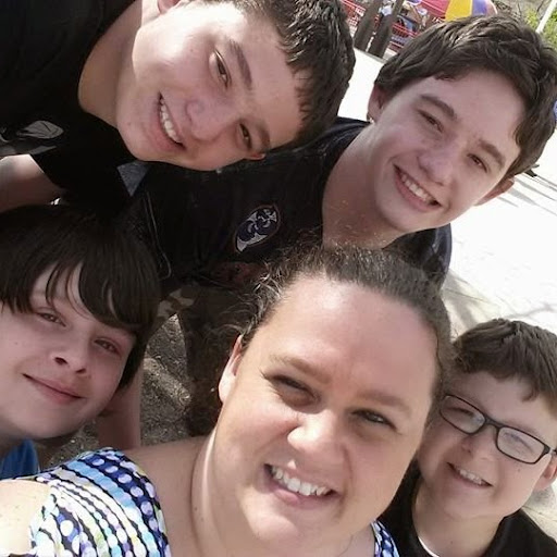 Shannon Rhoades Photo 25