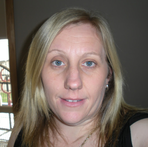 Melanie Lennon Photo 19