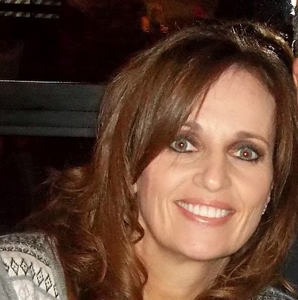 Deborah Hunt Photo 13
