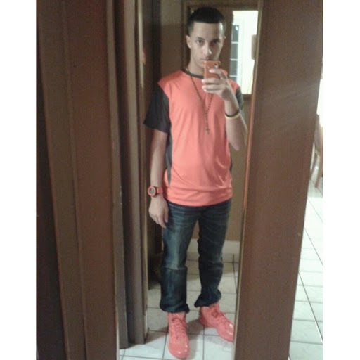 Christian Robles Photo 8