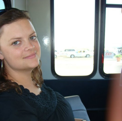 Elizabeth Thacker Photo 7