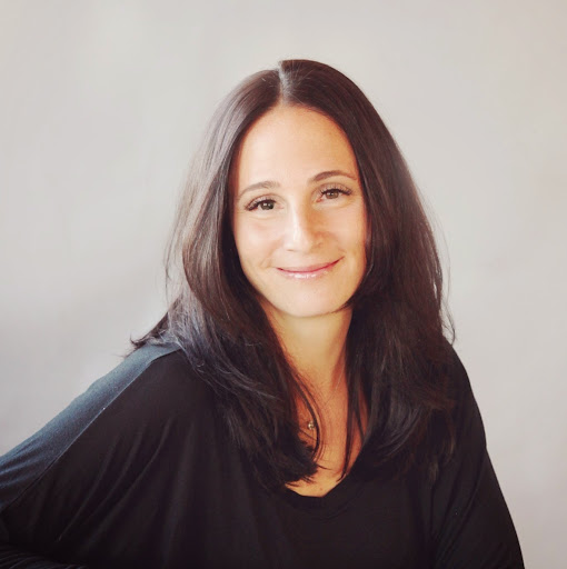 Laura Daly Photo 23