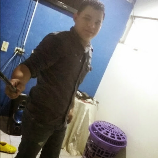 Ernesto Sanchez Photo 39