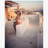 Simone Lewis Photo 12