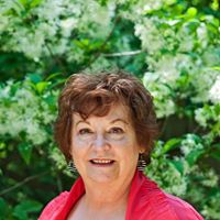 Lori Ritchie Photo 3