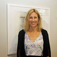 Suzanne Spring Photo 4