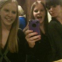 Emily Garvin Photo 20