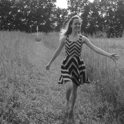 Alyssa Burns Photo 15