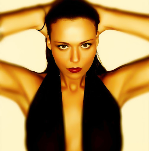 Laura Hales Photo 32