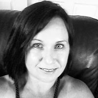 Angie Griffiths Photo 6