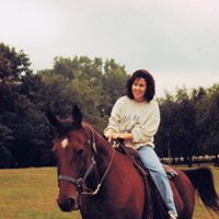 Elizabeth Hook Photo 17