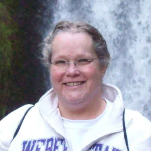 Carla Jones Photo 44