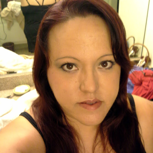 Linda Velazquez Photo 27