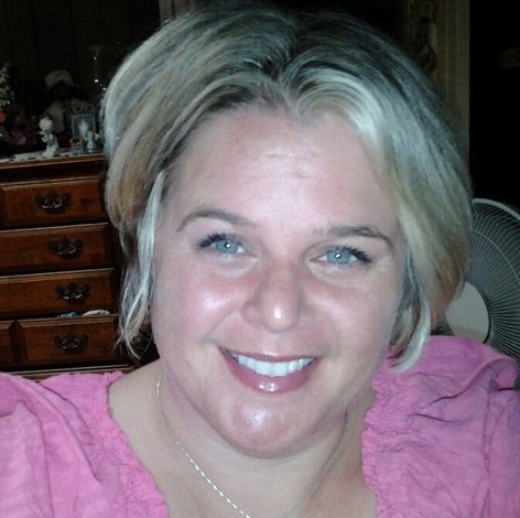 Angela Arnold Photo 36
