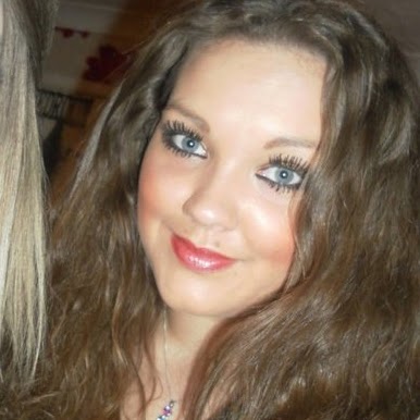Victoria Regan Photo 9