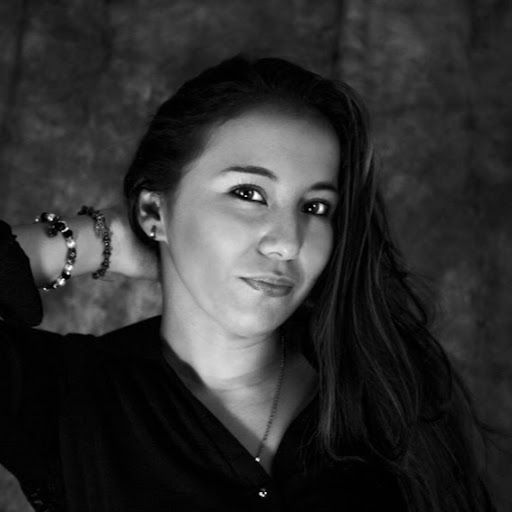 Vivian Sanchez Photo 29