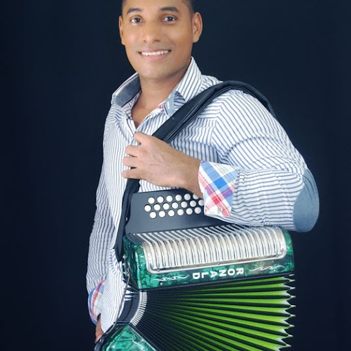 Ronald Carrillo Photo 4
