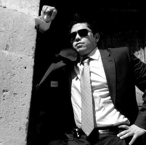 Ricardo Fuentes Photo 18