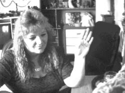 Karen Bennett Photo 44