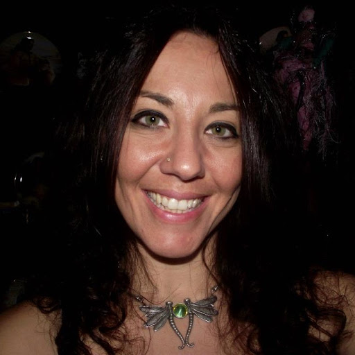 Kate Quinn Photo 14