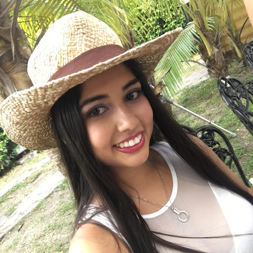 July Lopez Photo 6