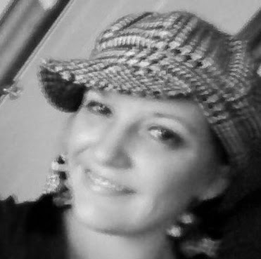 Mandy Brewer Photo 16