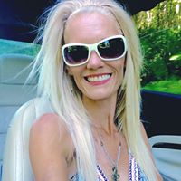 Gretchen Stevens Photo 7