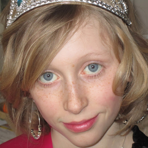 Emma White Photo 32
