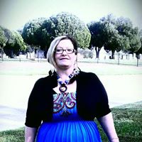 Krista Bennett Photo 26