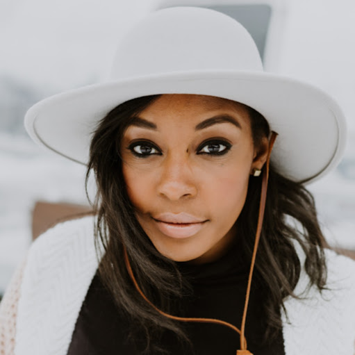 Candace Howard Photo 13