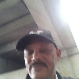 Ronnie Hogue Photo 3