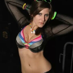 Shelby White Photo 31