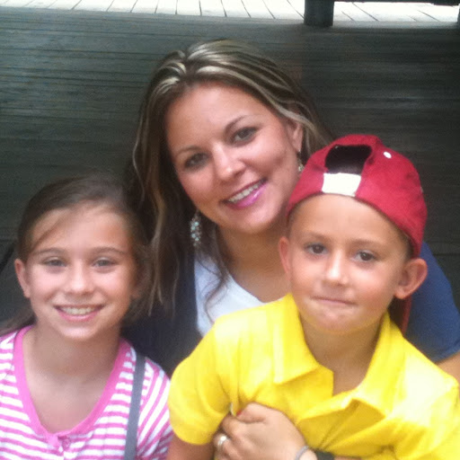 Andrea Thompson Photo 17