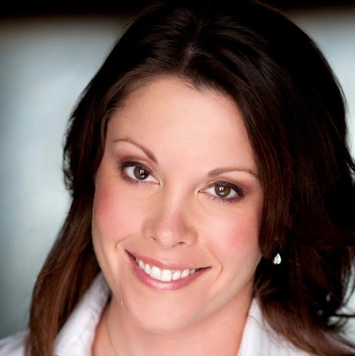 Elizabeth Swanson Photo 34
