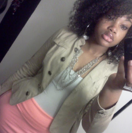 Alexandria Watts Photo 16