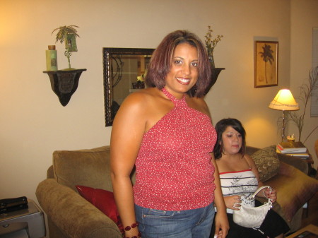 Laura Hooper Photo 32