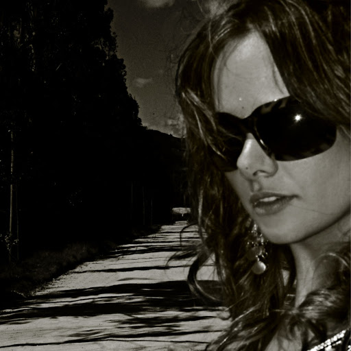 Manuela Reyes Photo 36
