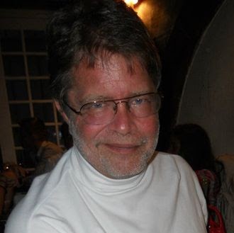 Dan Gregory Photo 9