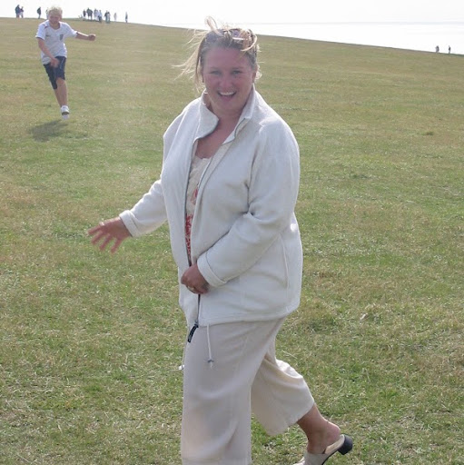 Gillian Young Photo 19