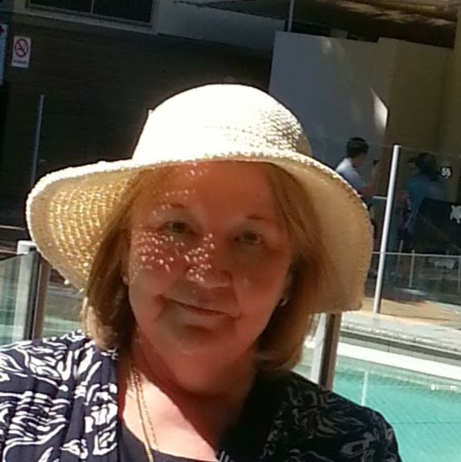 Margaret Nolan Photo 44
